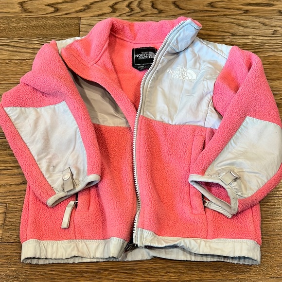 North face - Picture 1 of 3